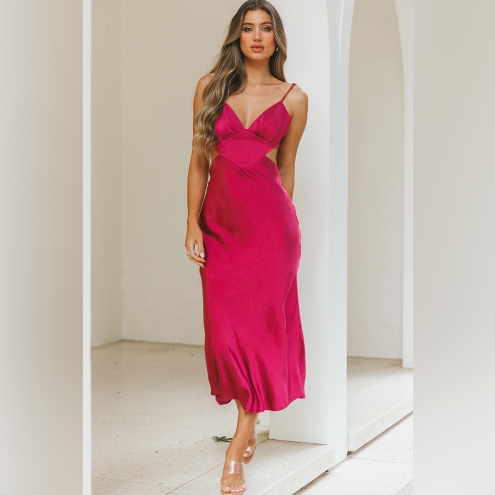 Selfie Leslie - Elegant Fuchsia Satin Dress